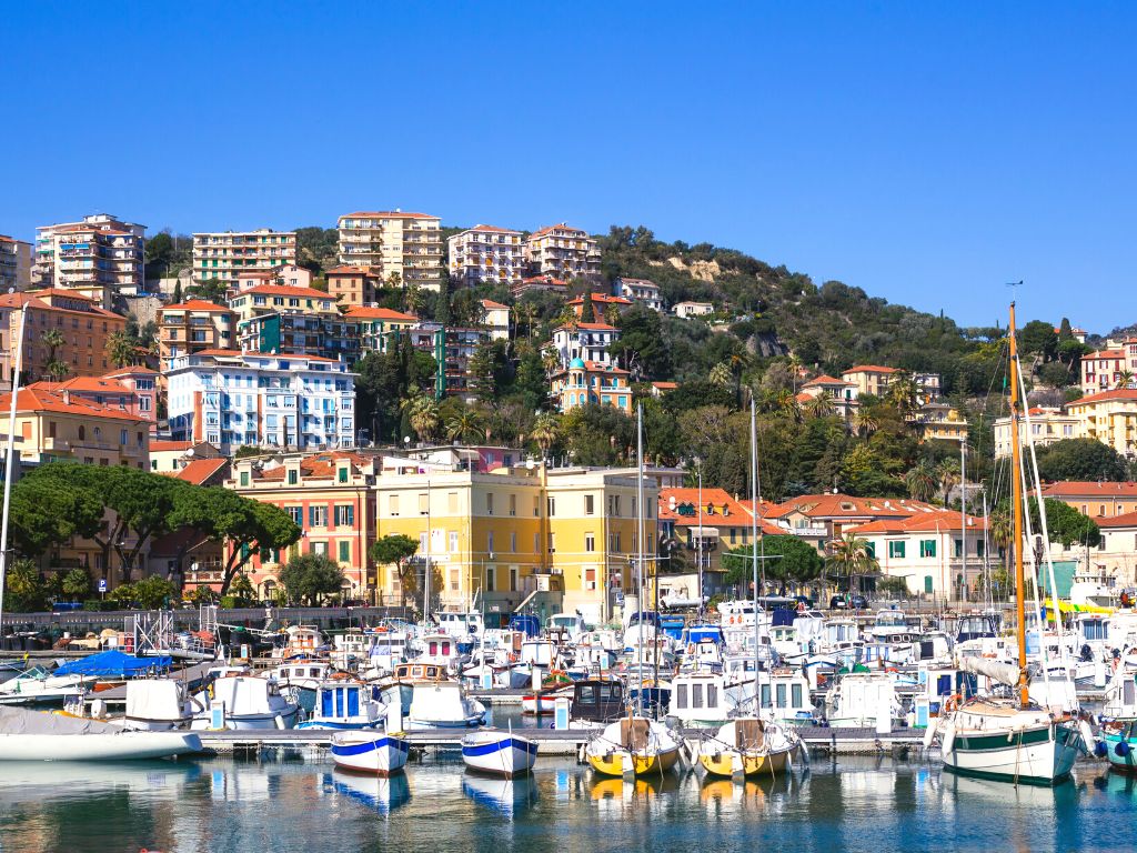 Weekend e vacanze yoga Liguria a Imperia