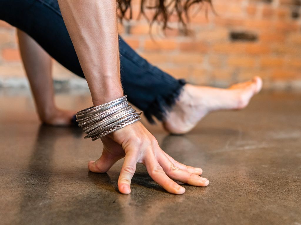 una-donna-pratica-Yoga