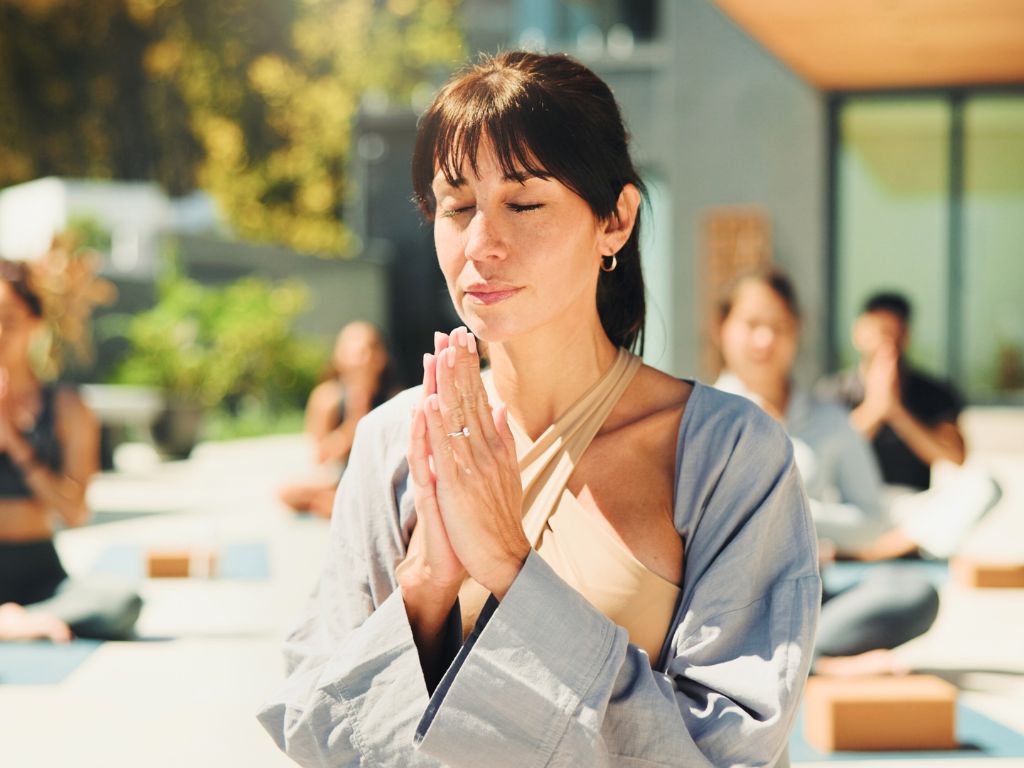 una-donna-in-meditazione-namaste