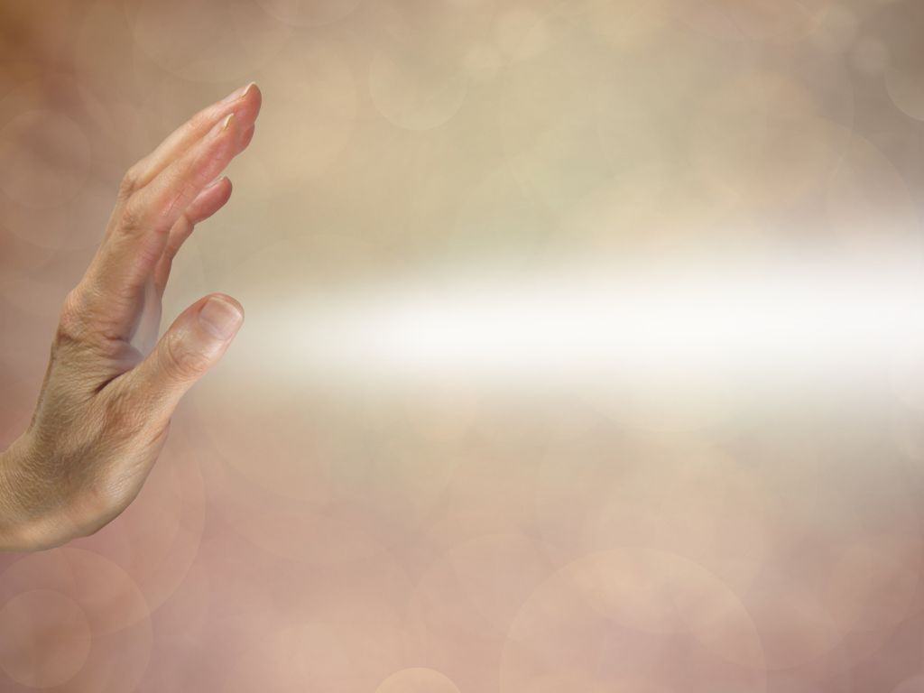 la-mano-di-guaritore-di-pranoterapia