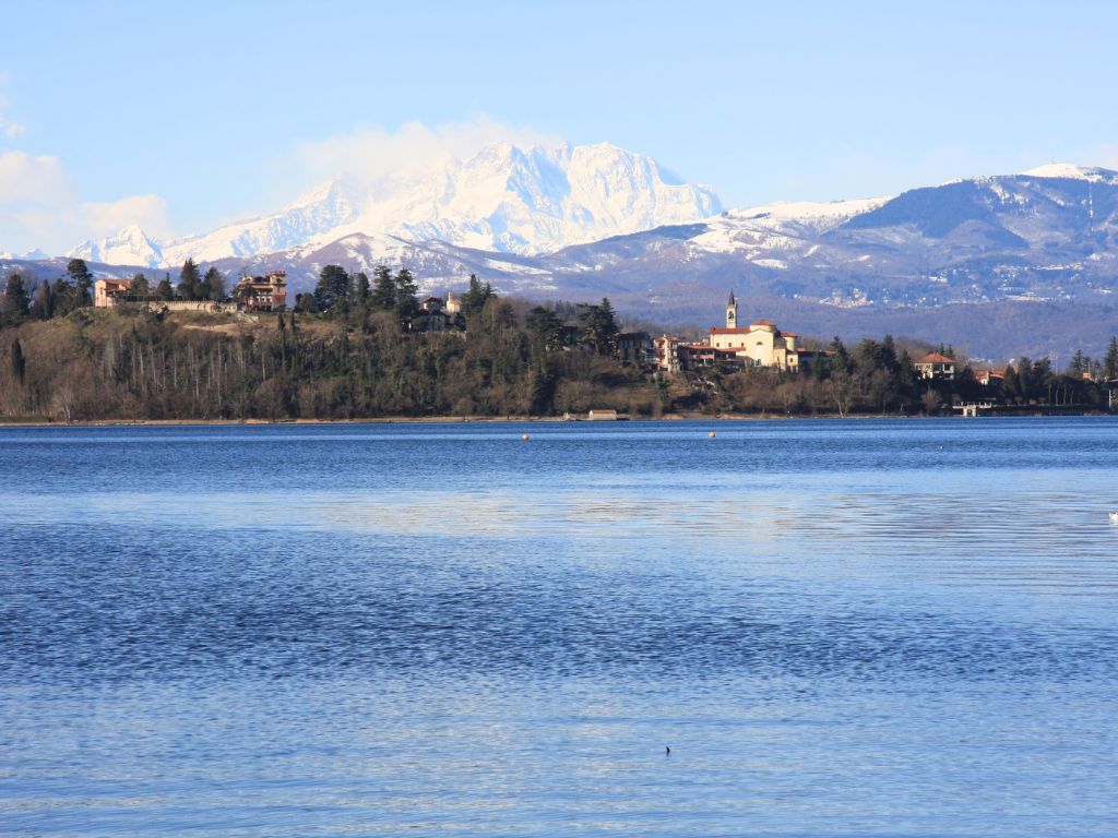 lago-di-varese-lombardia