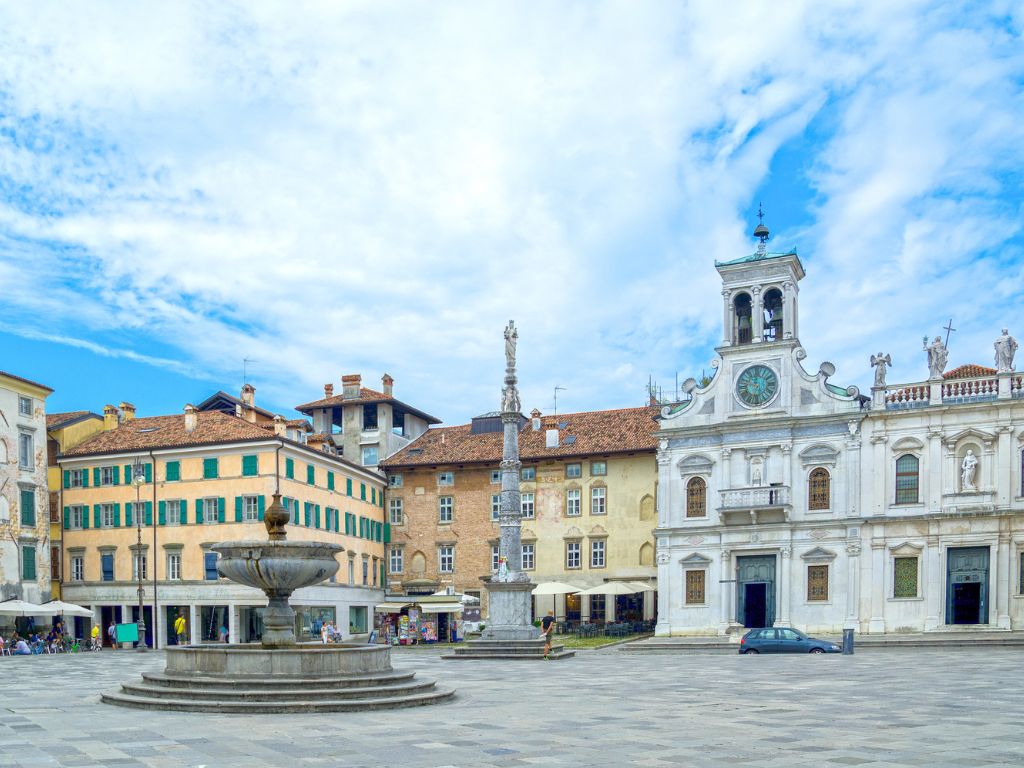 udine-centro-città-piazza